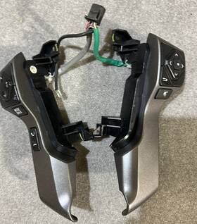 84250-04080-c0 Toyota Used Oem Steering Wheel Controls Switches 2017-2022 Tacoma 84250-04080