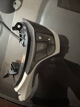 84250-08050-b0 Toyota Sienna 2011 All Side Multi-steering Wheel Buttons. Cruise Control Buttons
