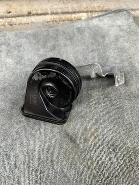 30747615 Volvo Genuine Horn 30747615. Right Side High Frequency