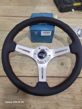 St3587red-11s-23bru Vsw 1960-74 Chevy Truck White Bow 6-bolt Perforated Black Leather Steering Wheel Kit