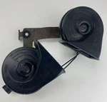 2004-2015 Nissan Armada Titan Horn Assembly 25605-9FG0A Oem. Fixed Price $34.99.