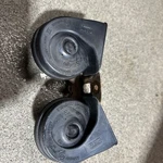 2011-2016 Ford F250SD High Low Dual Note Horn With Bracket BC3Z-13832-A Oem. Fixed Price $24.60.