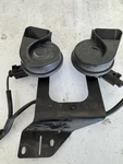 2005-2011 Audi A6 Right And Left Horn 4F0951223 Oem. Fixed Price $50.00.