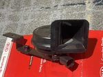 New Oem Genuine Kia Sedona Hyundai Entourage Low Pitch Horn Assembly 96611-4D000. Fixed Price $31.74.