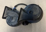 98-05 Vw Beetle High & Low Tone Note Signal Alarm Horn Pair E2-00884 Used Oem. Fixed Price $27.00.